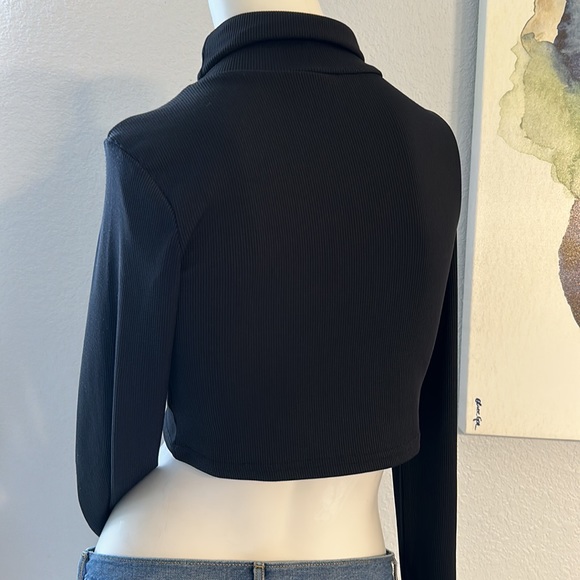 ROMWE Long sleeve turtleneck crop top. - Picture 4 of 6
